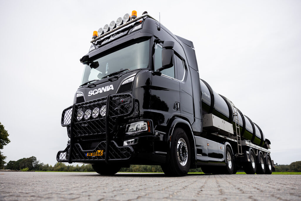 Scania 590R V8