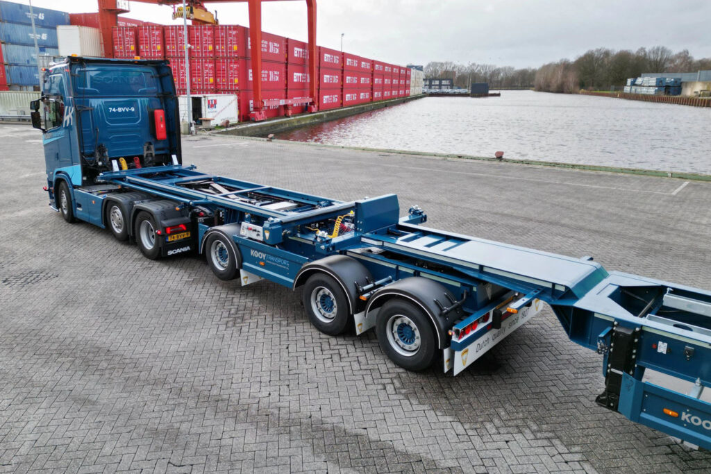 B-double containerchassis