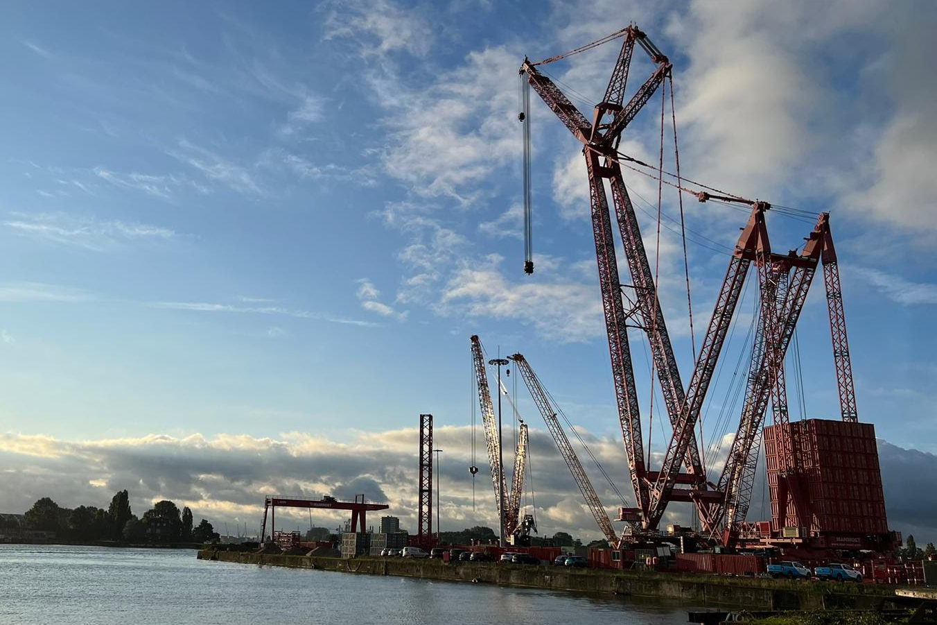 Open dag Mammoet Heavy Lift Terminal Schiedam