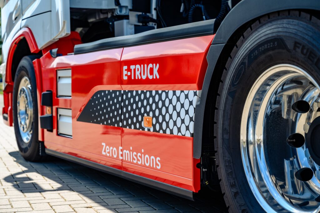 Close-up Volvo FM Electric Huisman