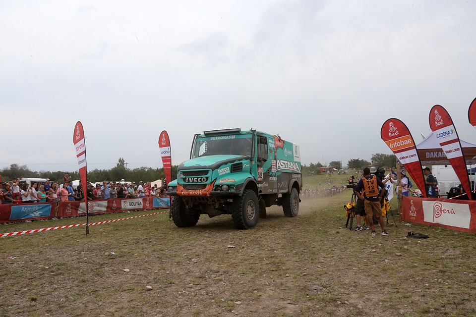 Van Genugten Iveco Dakar De Rooy