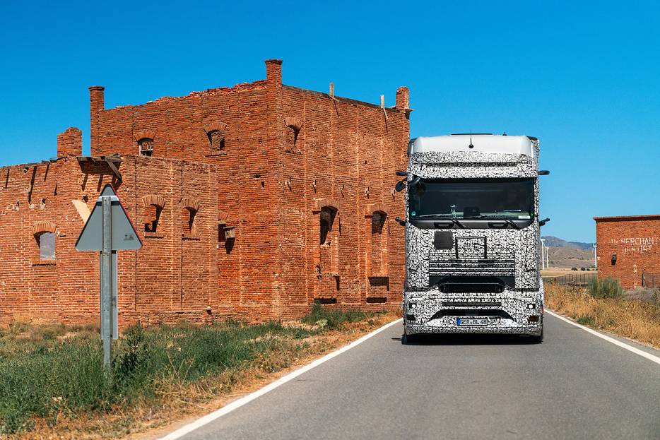 eActros 600