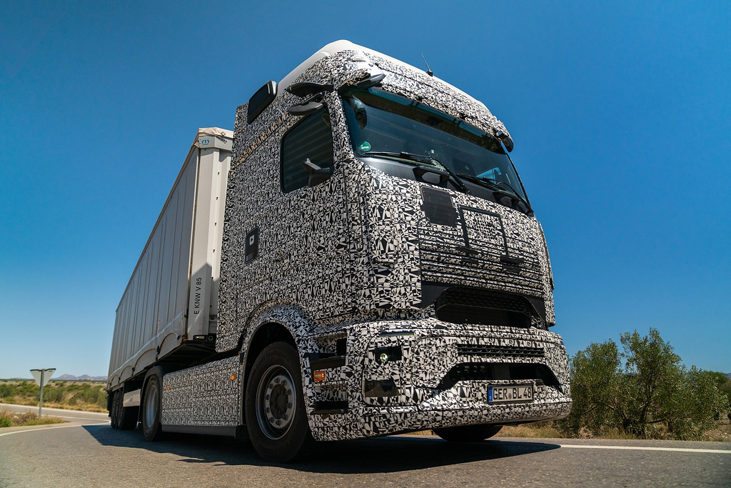 New Actros