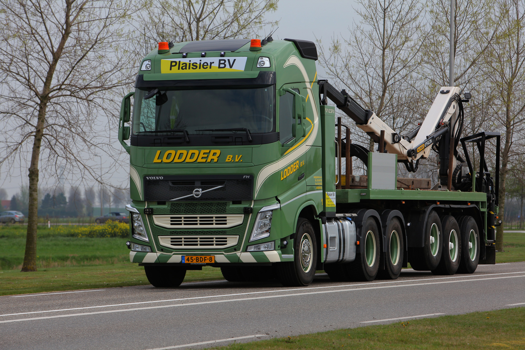 Drie Volvo’s FH 460 6x4 voor Expeditiebedrijf Lodder B.V.