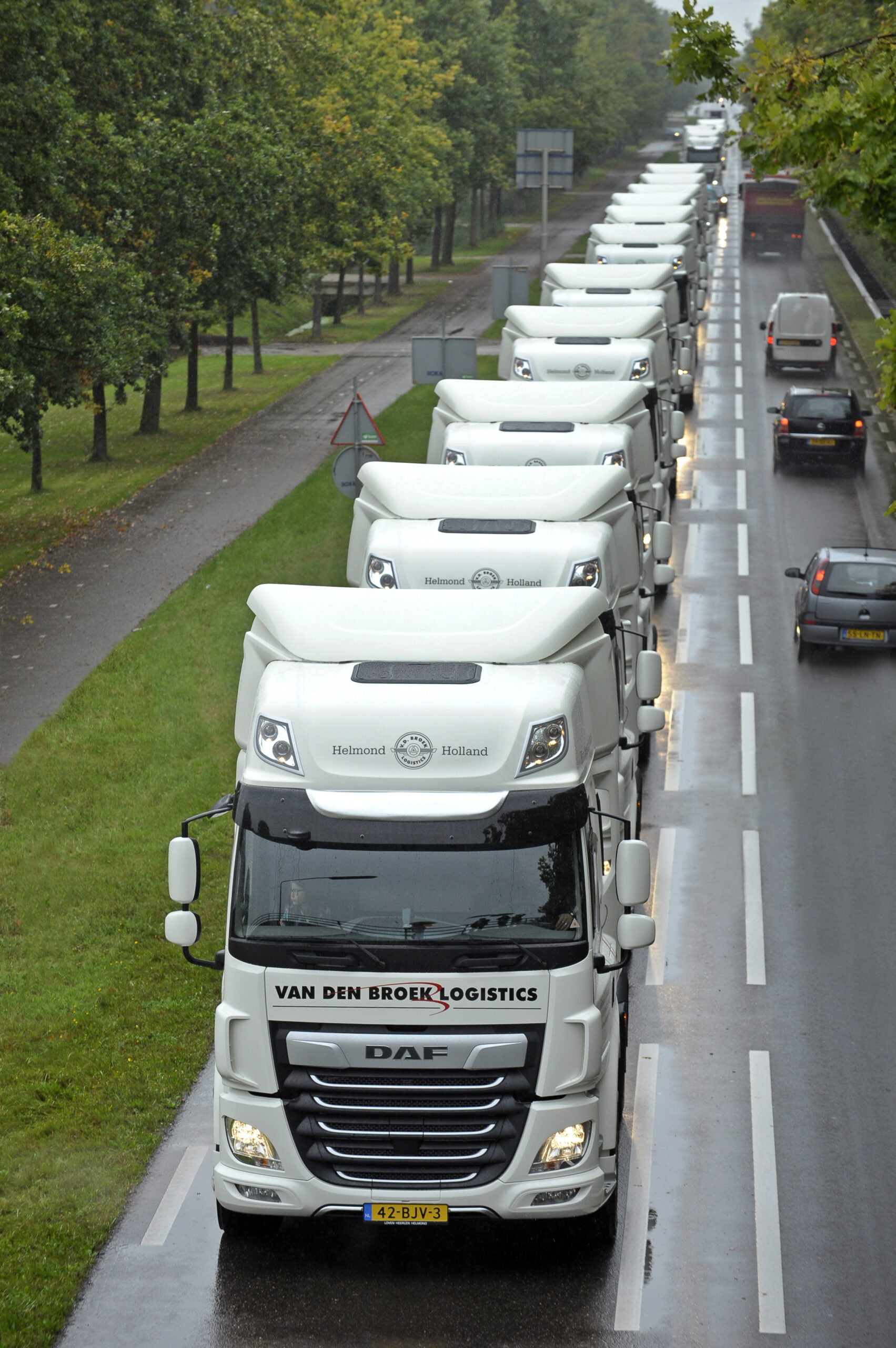 DAF new CF Van den Broek