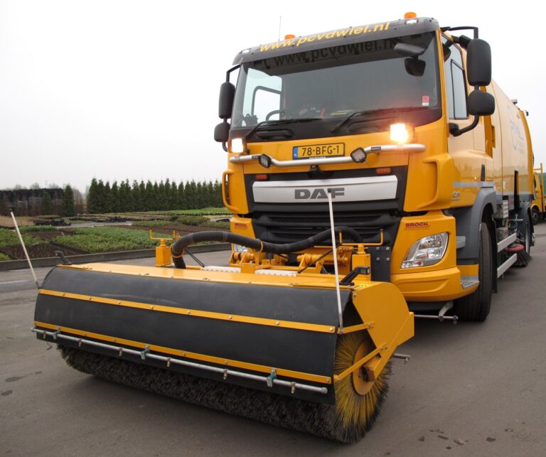 Sterke en slimme DAF CF veegmachine