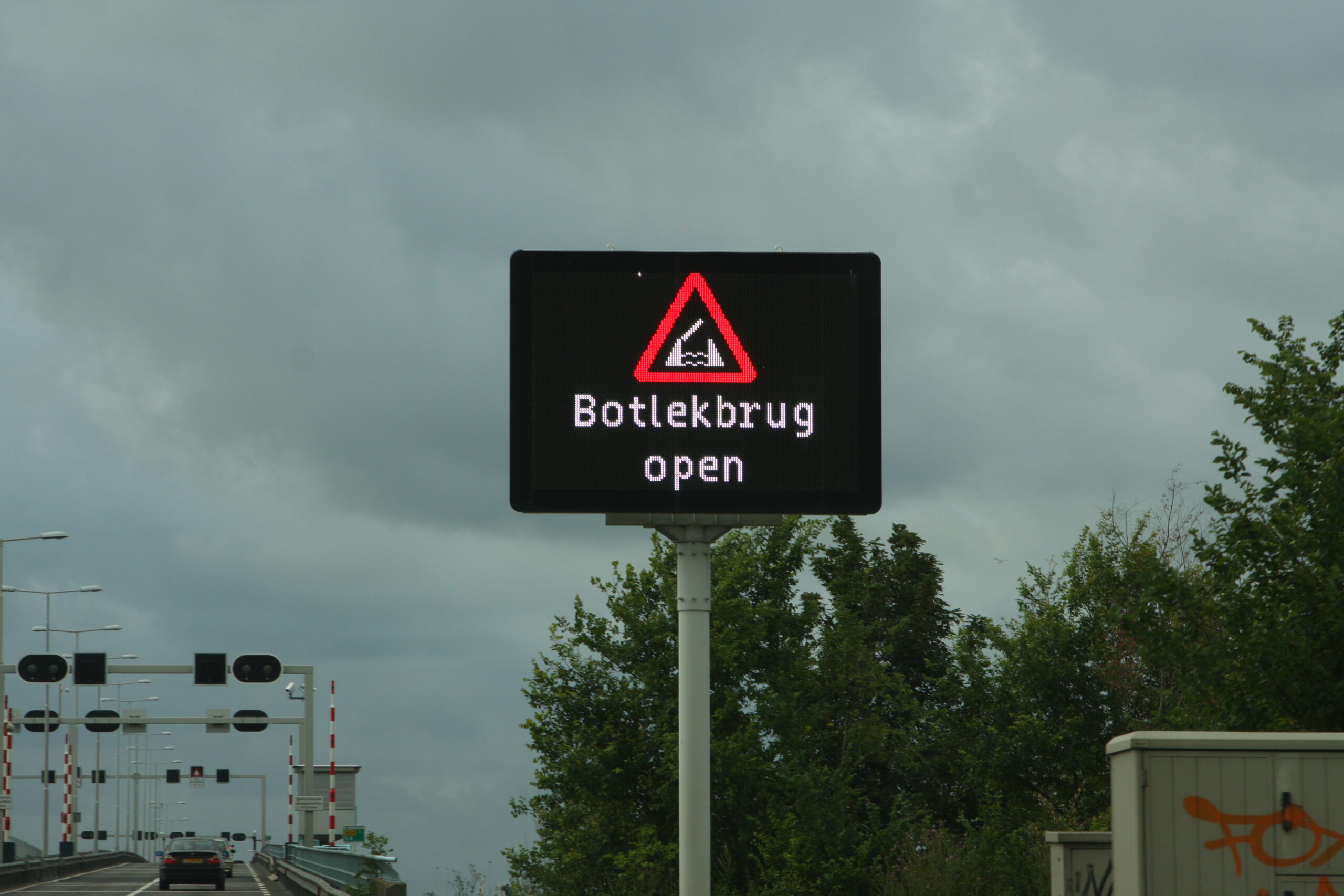 Botlekbrug bereikt hoogste punt