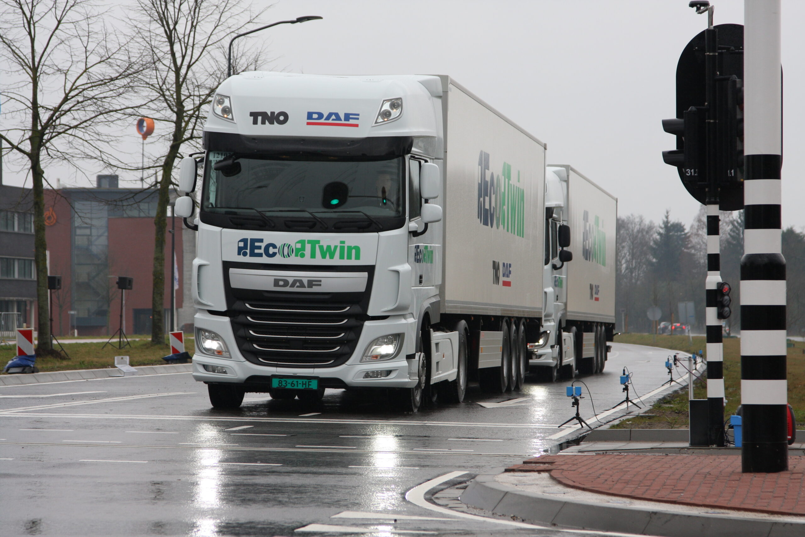 DAF en TNO in 'platooning'-demonstratie