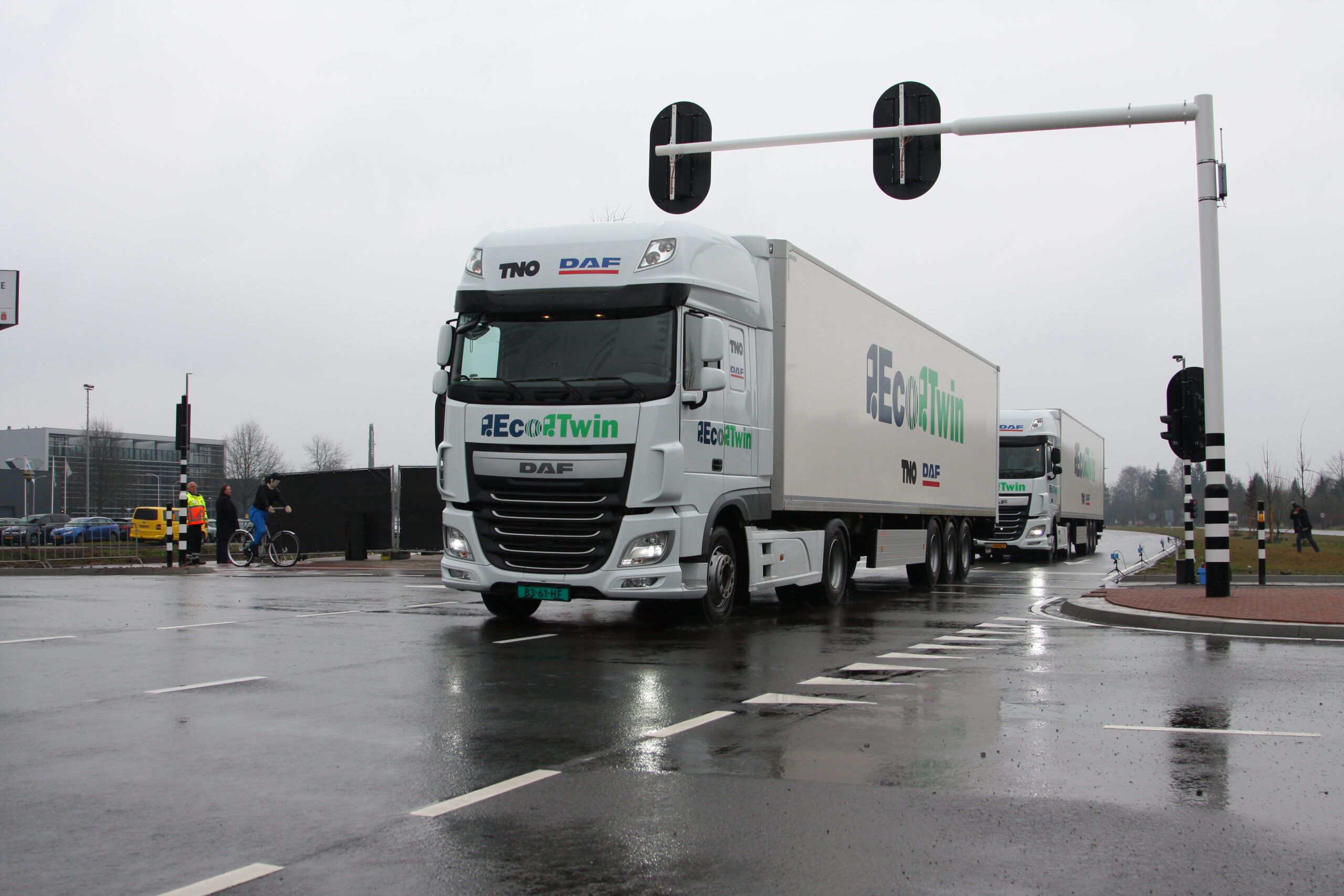 DAF en TNO in 'platooning'-demonstratie