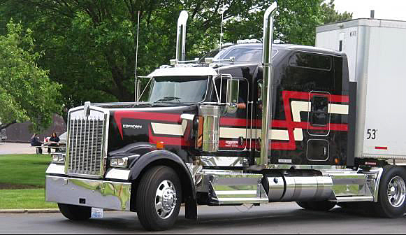 Old school met Kenworth Icon 900