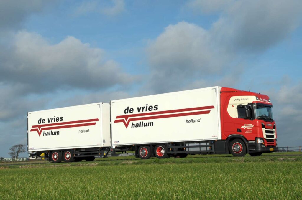 De Vries & Zn Scania Hallum