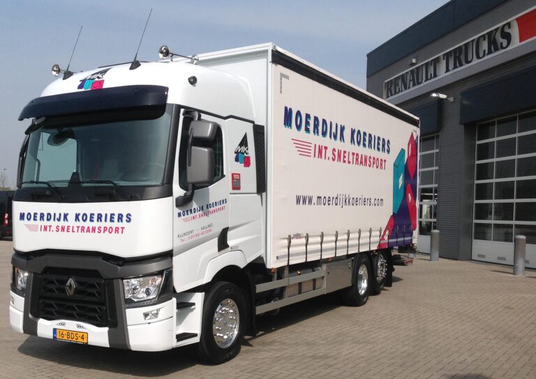 Renault T bakwagen voor Moerdijk Koeriers