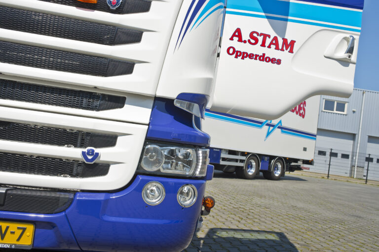 Twee keer Scania R520 V8 voor Stam