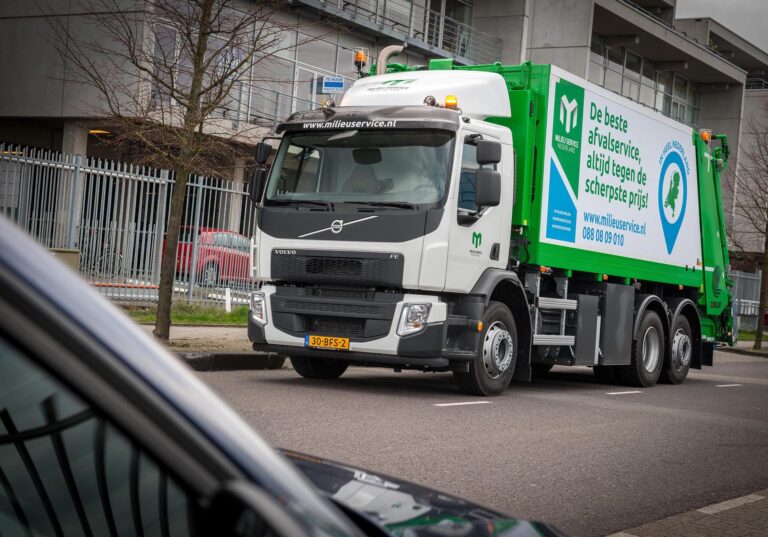 Volvo bakwagens in het oud papier