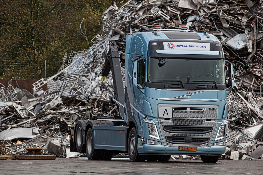 Volvo Ocean Race edition bij Oosting Recyling, Pieter de Keyeserstraat 18, 7825 VE Emmen.