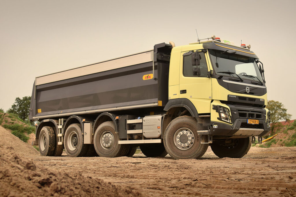 Volvo FMX 8x8