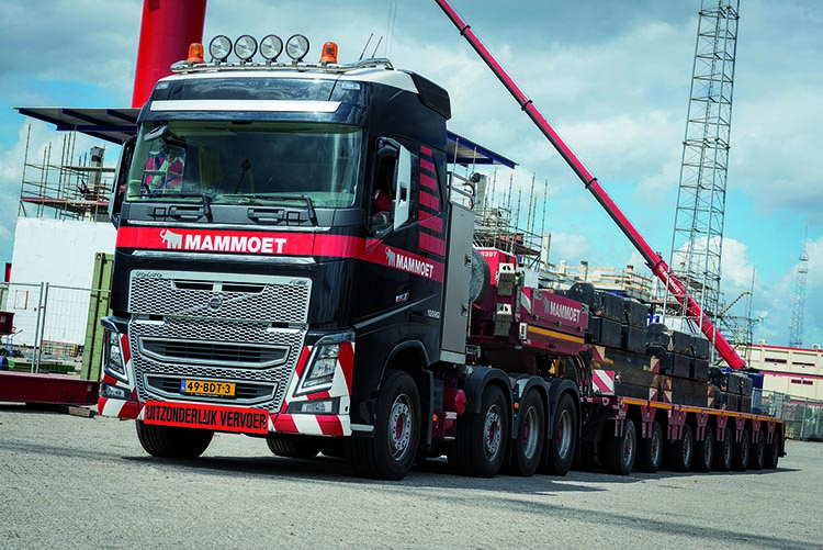 Volvo FH16 krachtpatser voor Mammoet