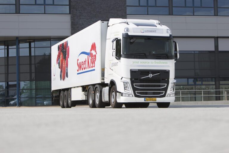 Volvo FH 420 voorlopers voor Levahrt