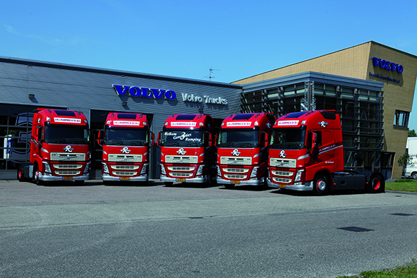 Vijf Volvo FH's voor Rumping