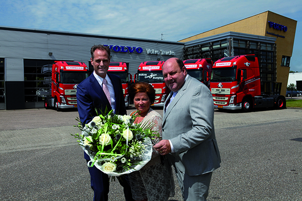 Vijf Volvo FH's voor Rumping