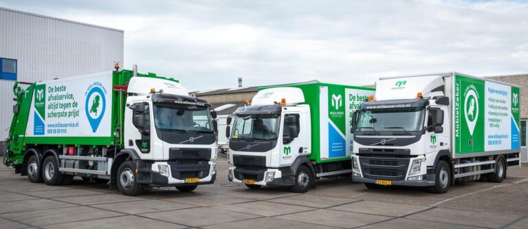 Volvo bakwagens in het oud papier