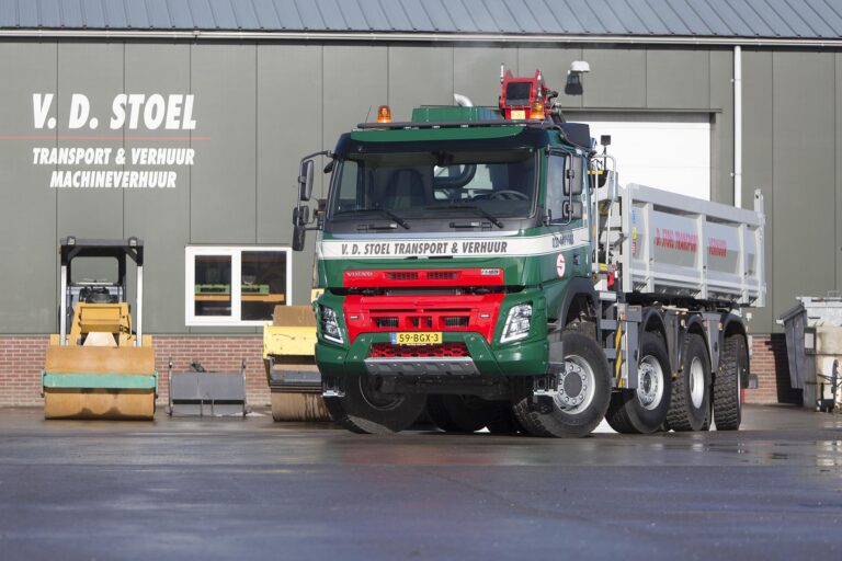 Nieuwe Volvo FMX 8x6 Van der Stoel