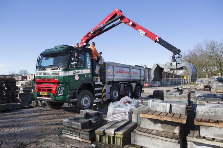 Nieuwe Volvo FMX 8x6 Van der Stoel