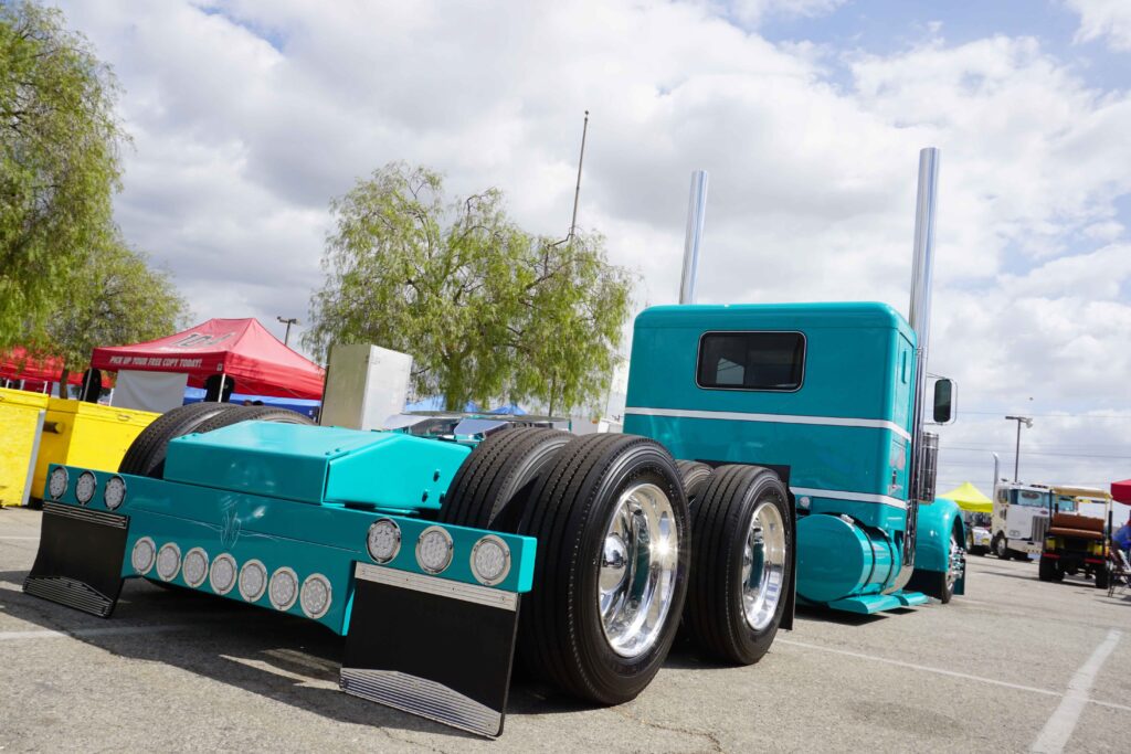 Kenworth W900