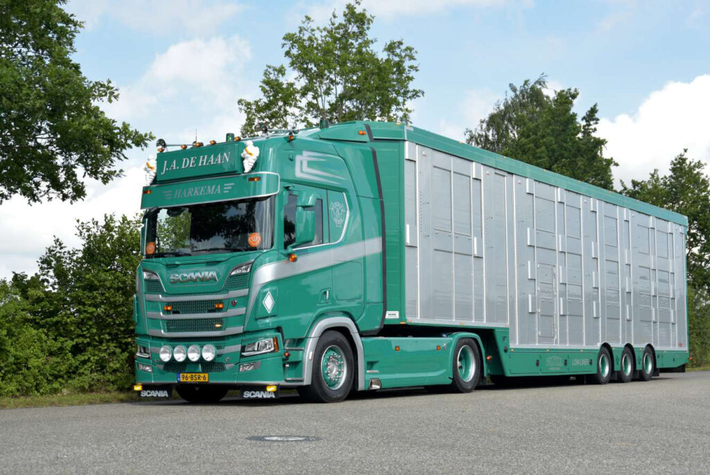 Scania R590