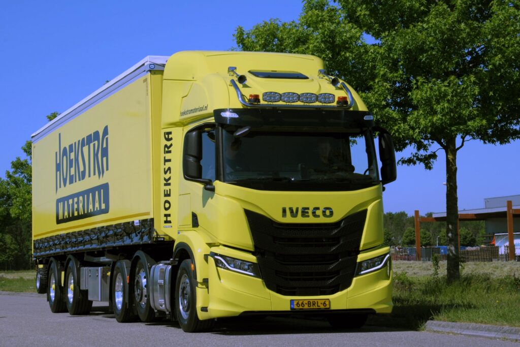 Iveco S-Way AT 6x2