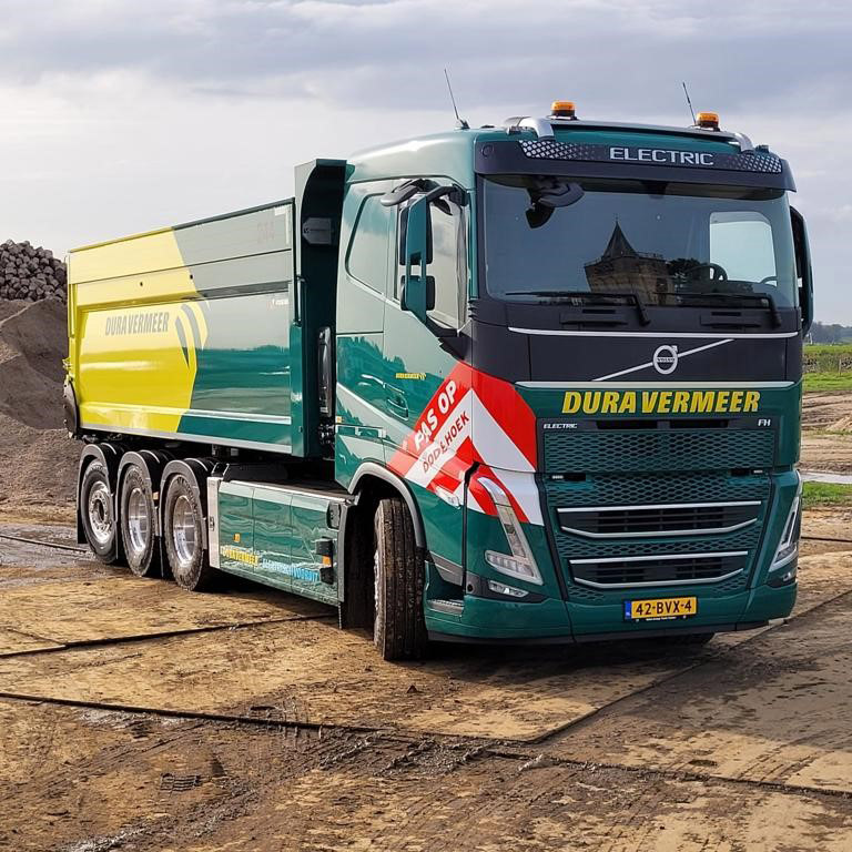 Volvo FH Electric 8x4