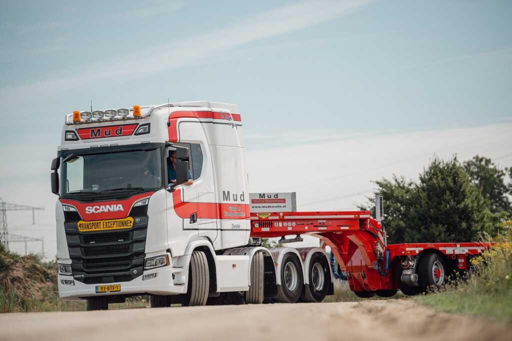 Scania 660S V8 8x4